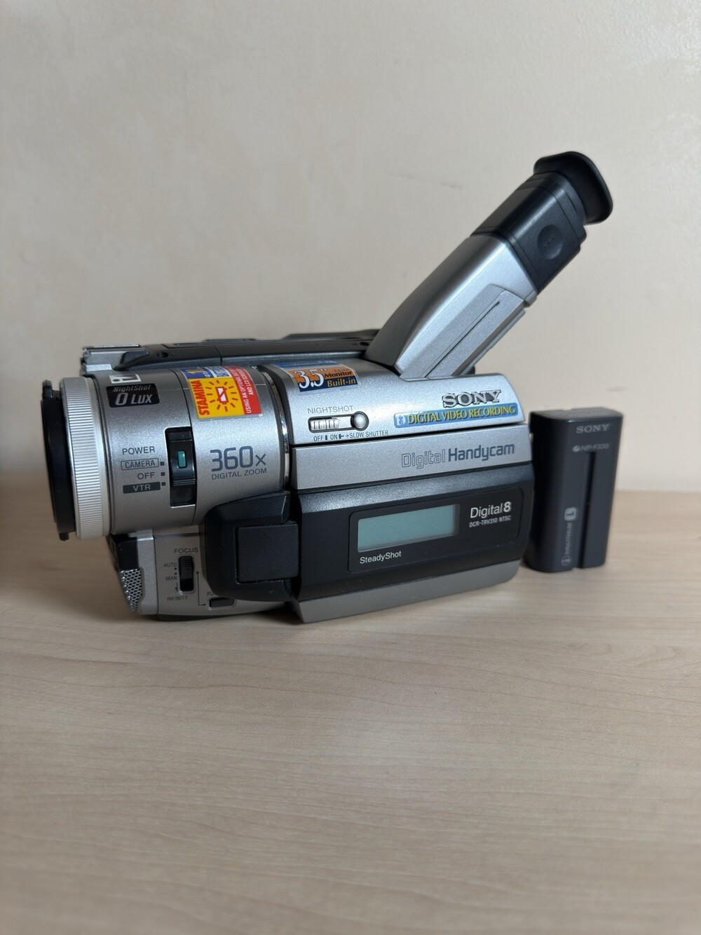 Sony DCR-TRV310 Digital8 Handycam Camcorder NightShot, Tested Working w/ Battery